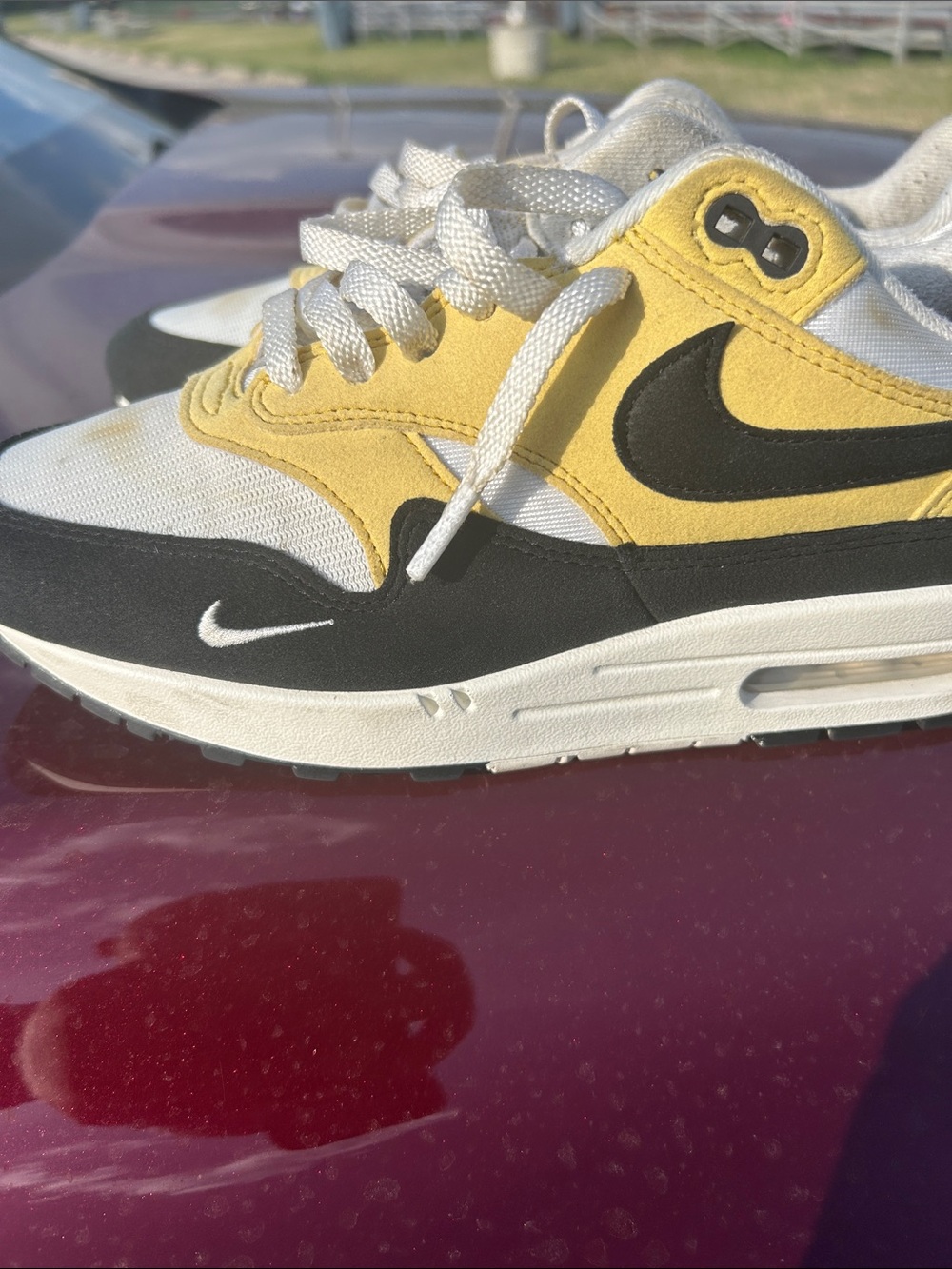 Nike Kids Yellow, Black & White Low-Top Sneakers